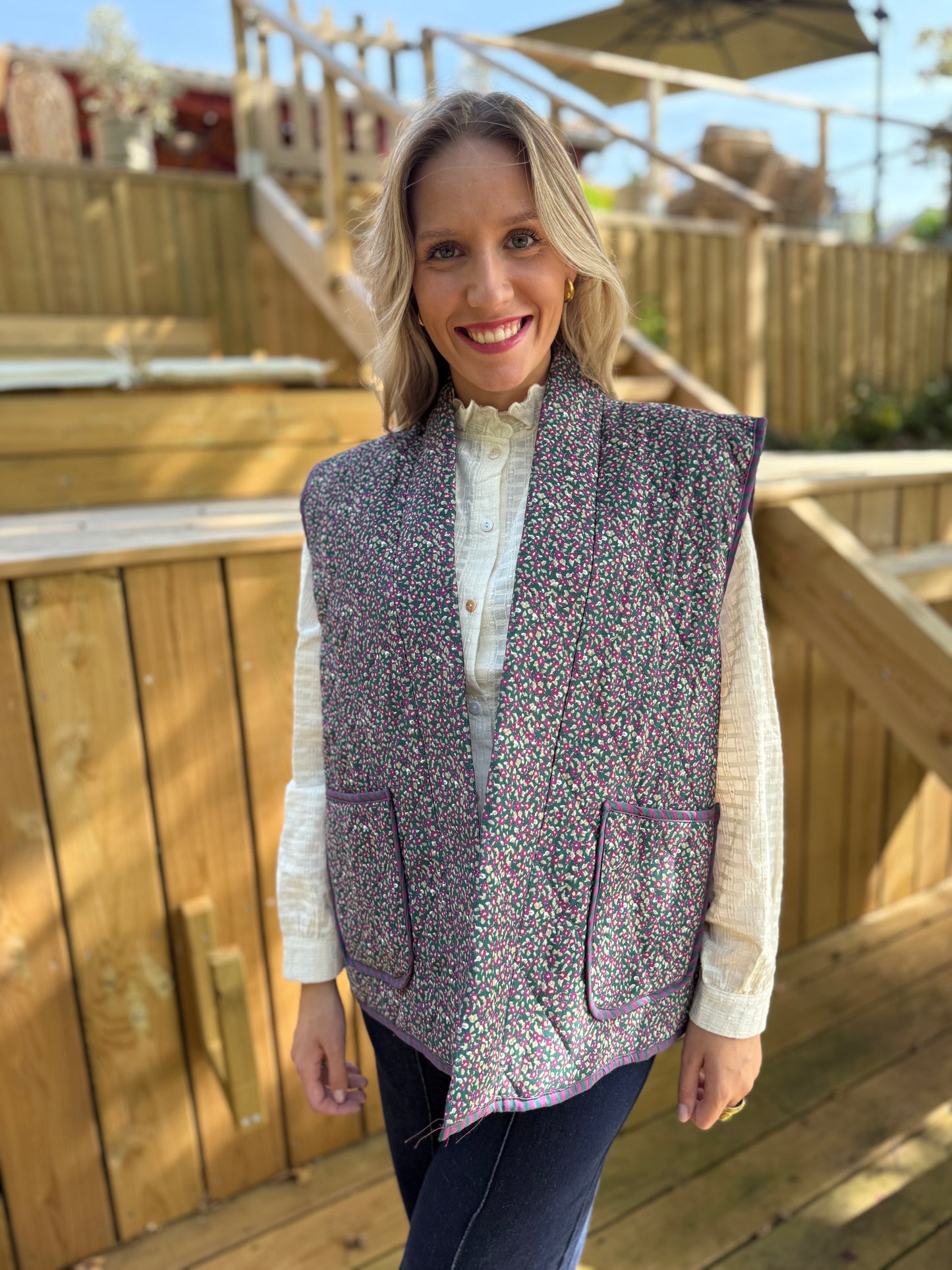 Gilet sans manches Simone - imprimé fleuri violet et vert